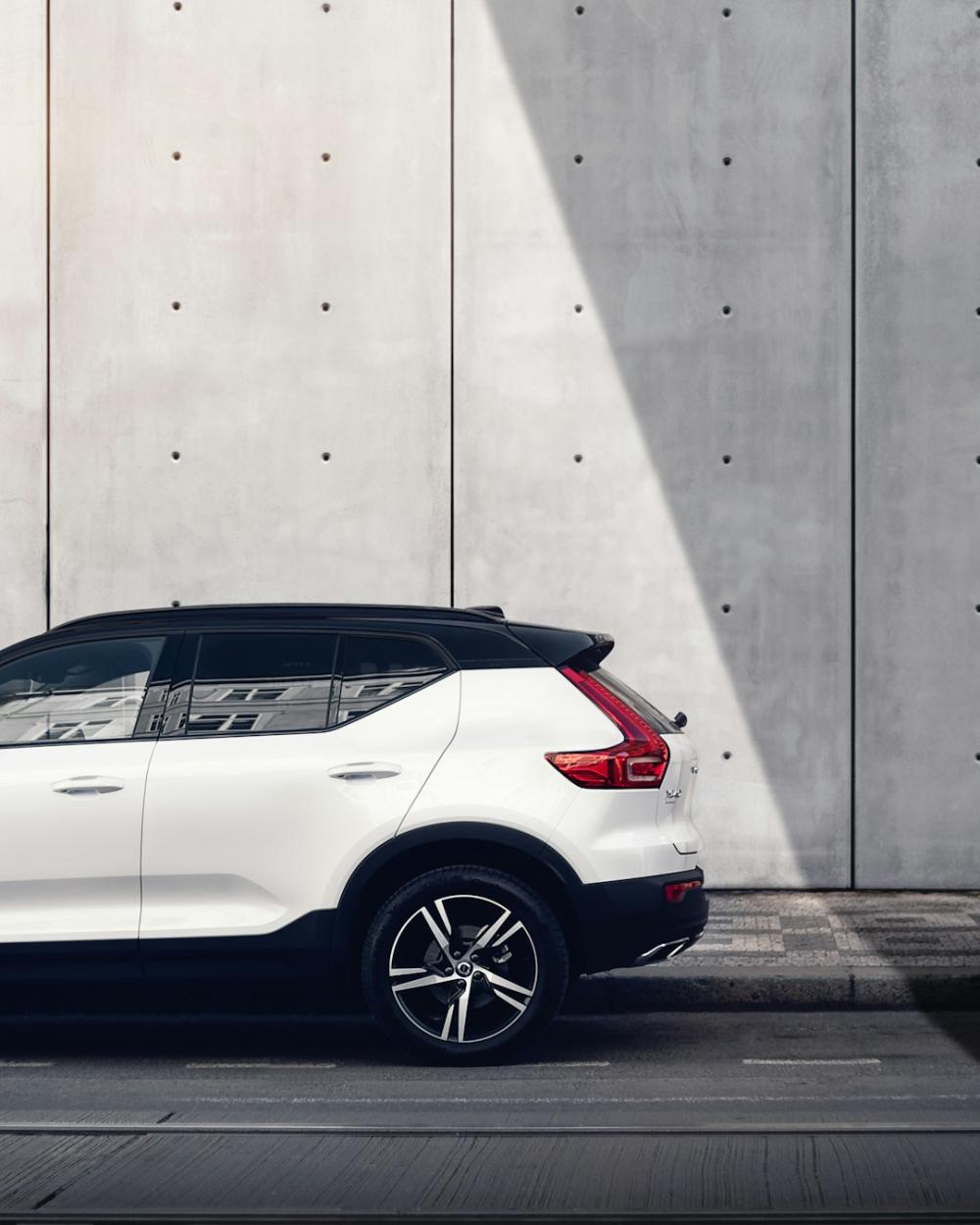 Hvordan Tesla og Volvo revolutionerer elbilmarkedet