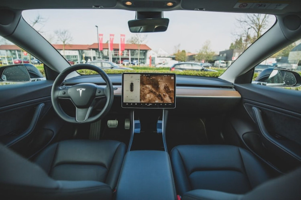 Tesla Model Y og Model 3 sammenligning