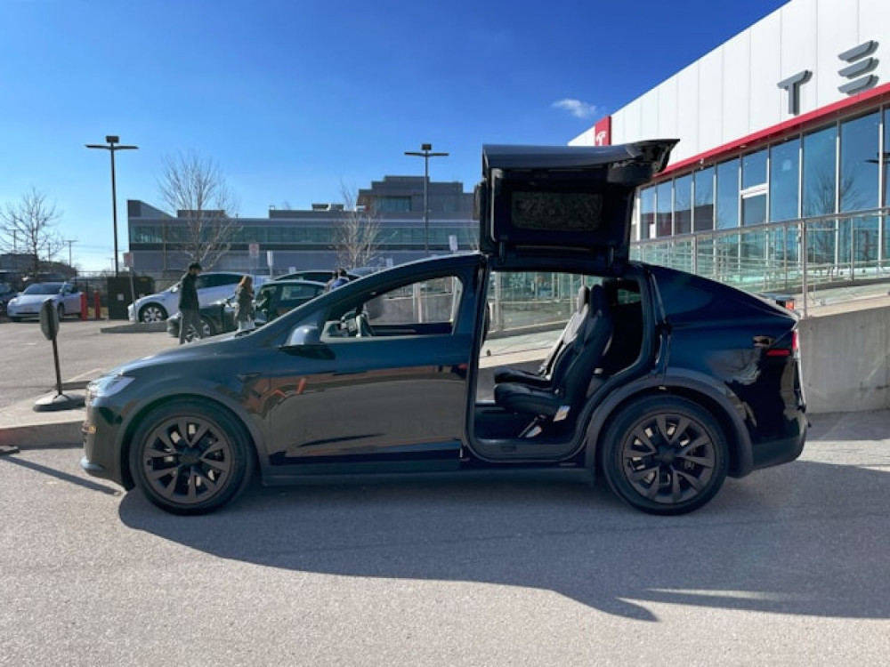 Tesla Model X på vejen