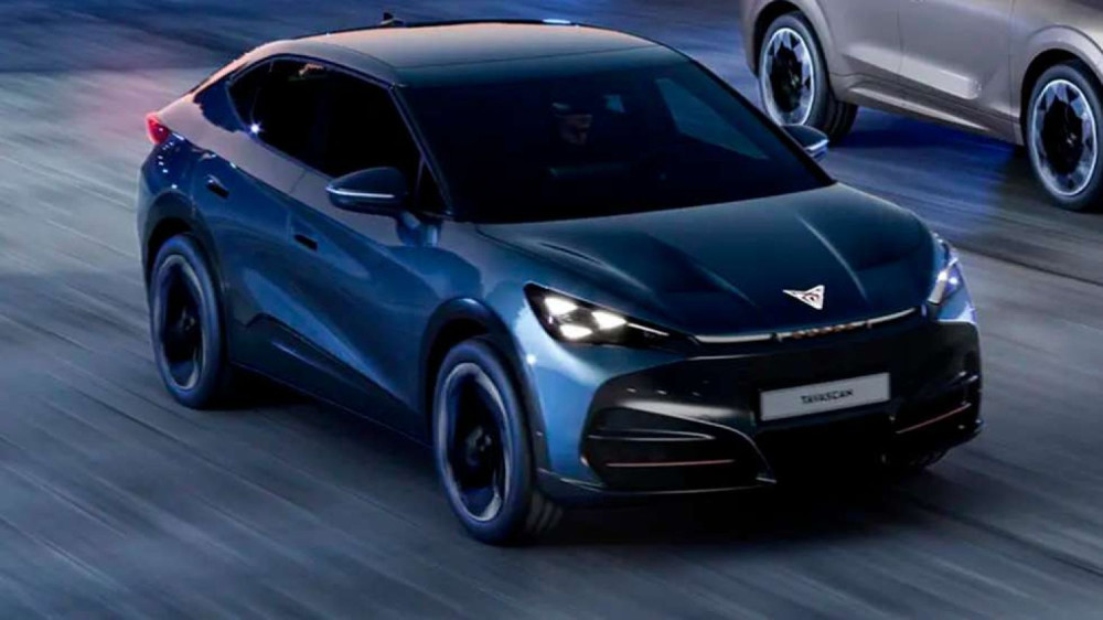 Cupra Tavascan elektrisk SUV i bevægelse