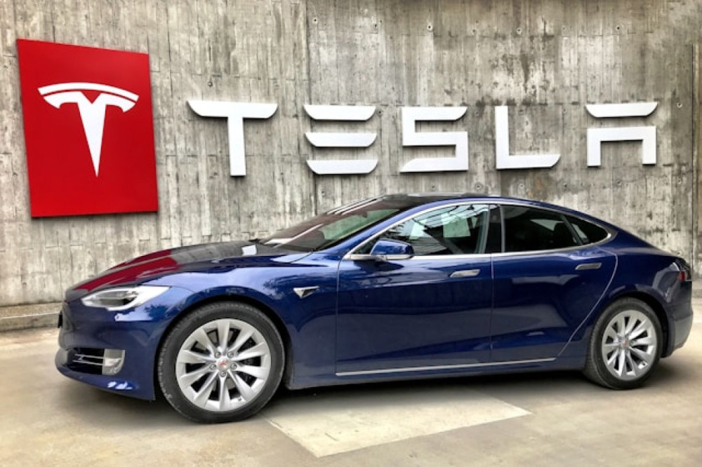 Sådan finder du den bedste og billigste forsikring til din Tesla