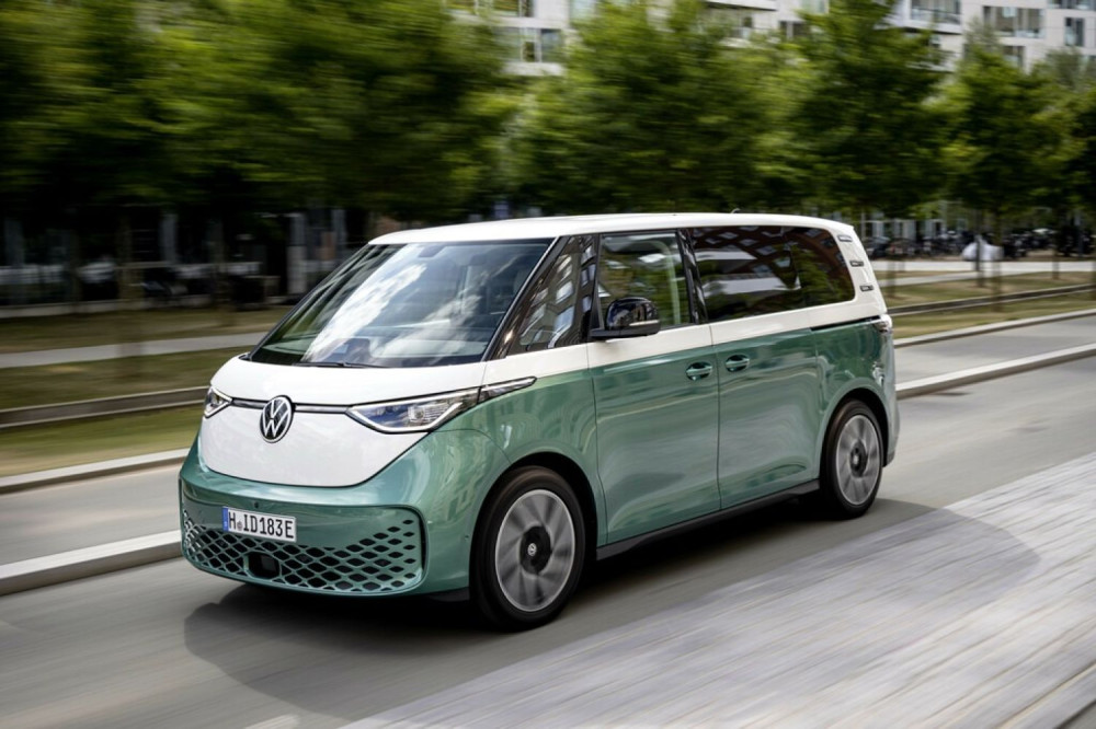 VW ID. Buzz test 2025: Elbil med 7 sæder, god komfort og plads til hele familien